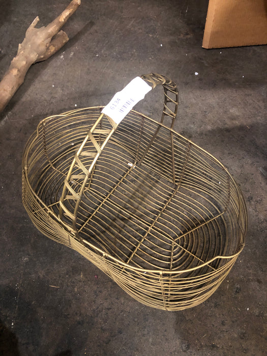 GOLD WIRE PICNIC BASKET
