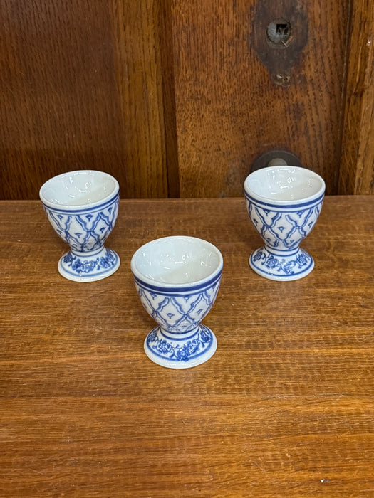 SET OF 3 BLUE AND WHITE EGG CUPS