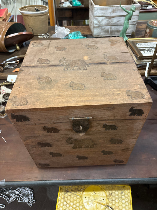 ELEPHANT DECORATED STORAGE BOX
