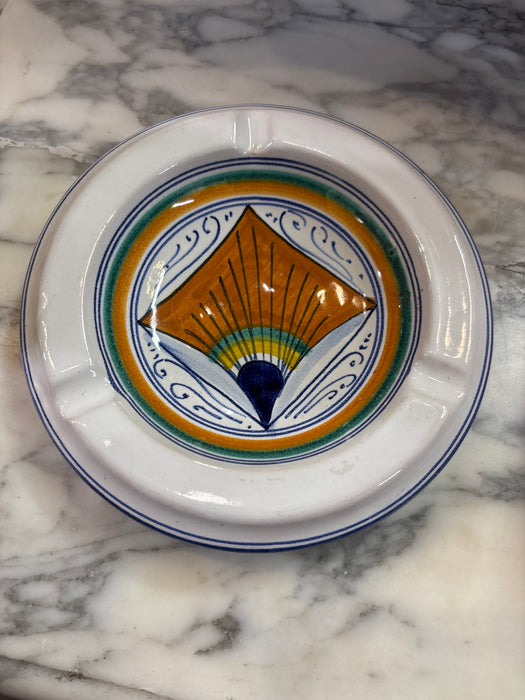 POTTERY ASHTRAY WITH ORANGE KITE