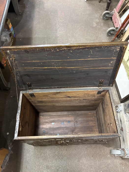 BRASS EMBOSSED WOOD BOX WITH POTTERY SHOP DESIGN