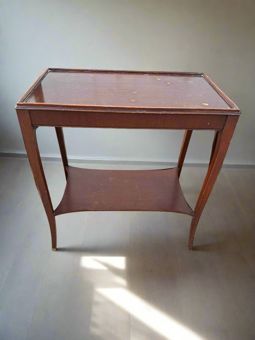 FEDERAL STYLE MAHOGANY SIDE TABLE