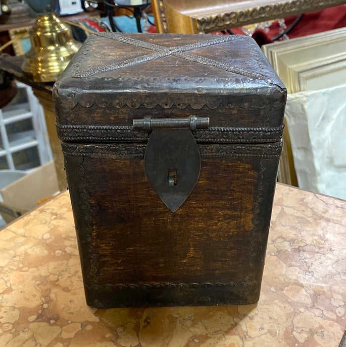 INDIAN SQAURE METAL CLAD BOX