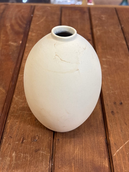 SMALL MATTE BEIGE VASE