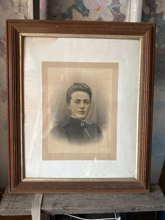 FRAMED PHOTO PRINT OF A STERN WOMAN