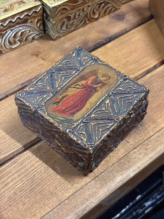 SMALL FLORENTINE BOX WITH PORTRAIT OF RED ANGEL