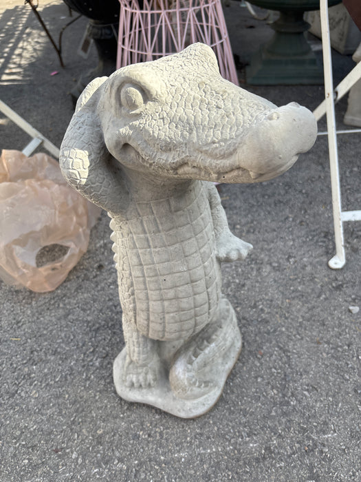 MEDIUM CONCRETE CROCODILE