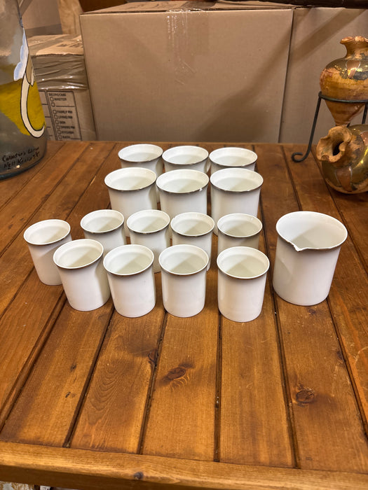 77 PIECE WHITE AND GOLD ROSENTHAL 10 PLACE SETTING DINNER SET WITH DEMITASSE CUPS
