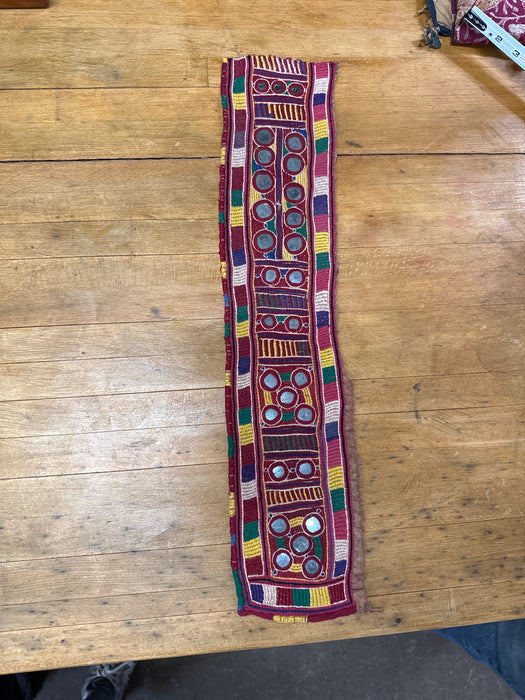 NARROW ETHNIC TEXTILE WITH MIRRORS