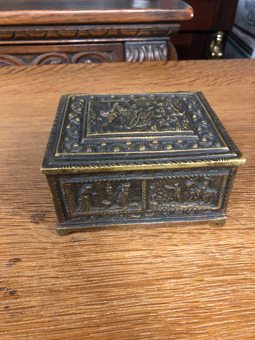 EUROPEAN SCENIC GILT BRASS EMBOSSED JEWEL CASKET
