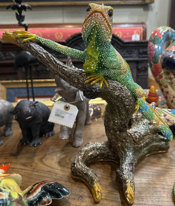 LARGE BEJEWELED LIZARD ON A TREE BASE