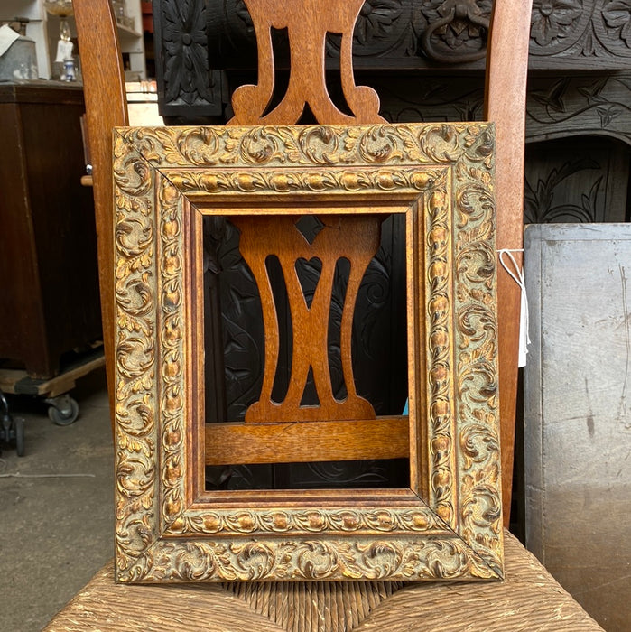 SMALL FANCY GOLD FRAME