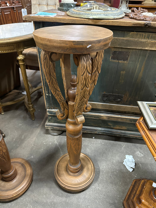 CORBELED PLANT STAND