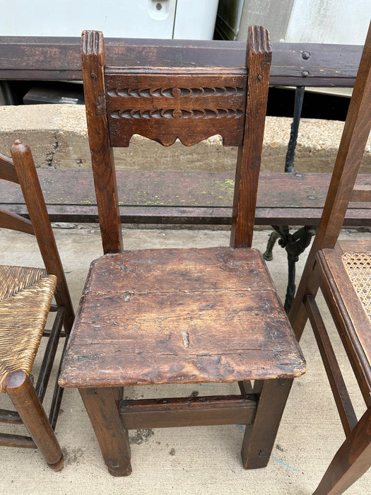 SMALL EARLY 18TH CENUTRY FLEMISH CHAIR WITH TENONS