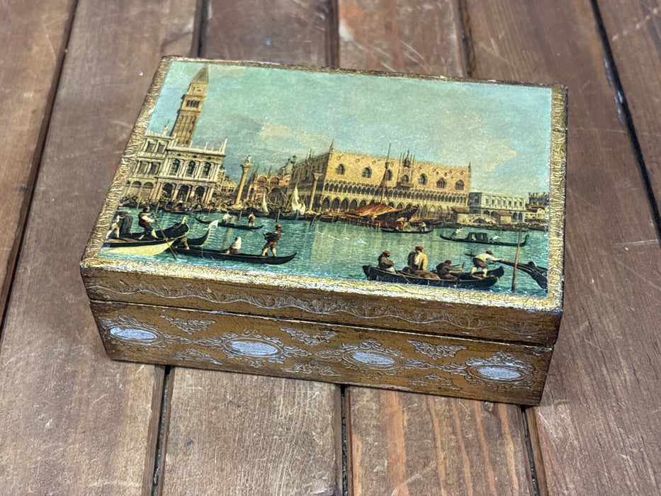 MEDIUM GOLD SCENIC FLORENTINE BOX