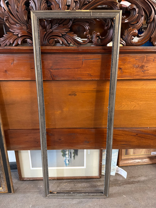 THIN WOOD FRAME WITH BEADING