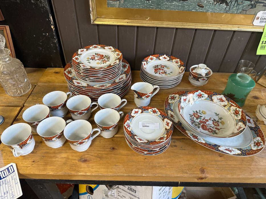 8 PLACE SETTINGS OF KYOTO CHINA-44 PIECES