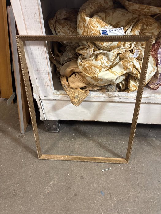 MEDIUM BEADED GOLD FRAME