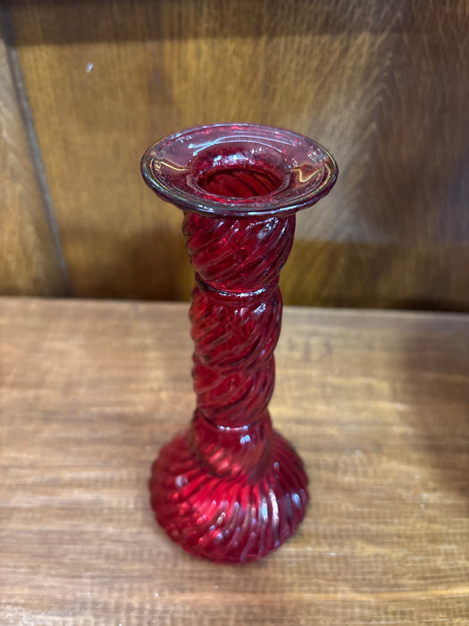 RED GLASS VASE WITH TWIST