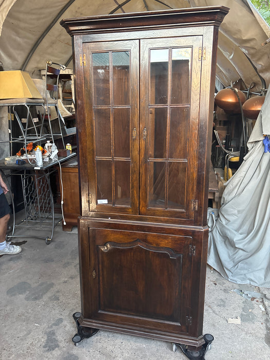 TUDOR OAK CORNER CABINET