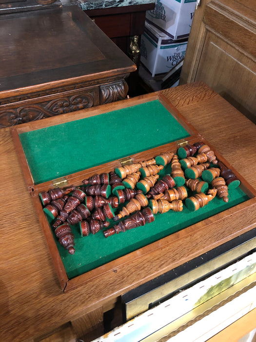 HAND CARVED CHESS SET IN BOARD CASE