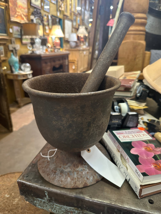 LARGE CAST IRON APOTHECARY MORTAR AND PESTLE