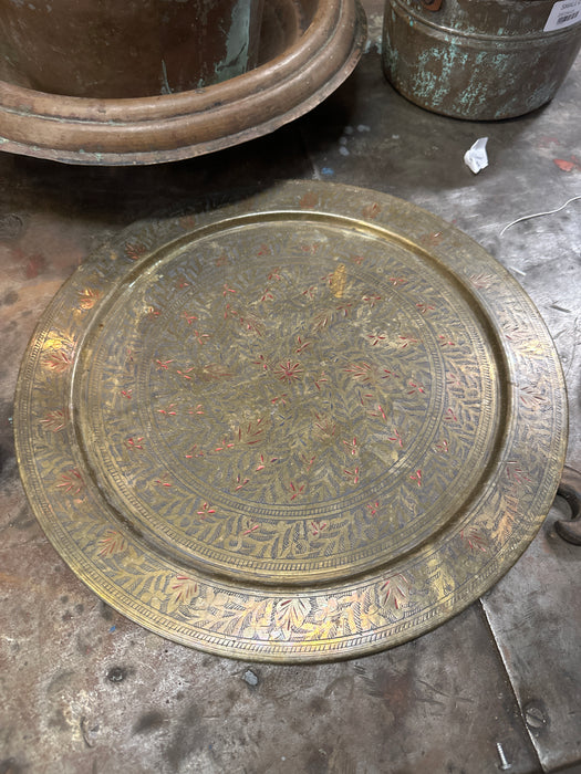 BRASS INCISED ROUND TRAY