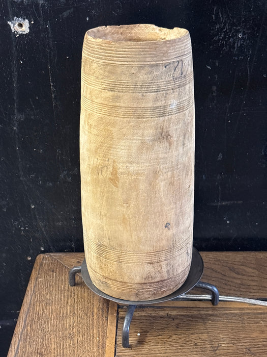 ANTIQUE UPLIGHT WOOD CHINESE LAMP 1 OF 2