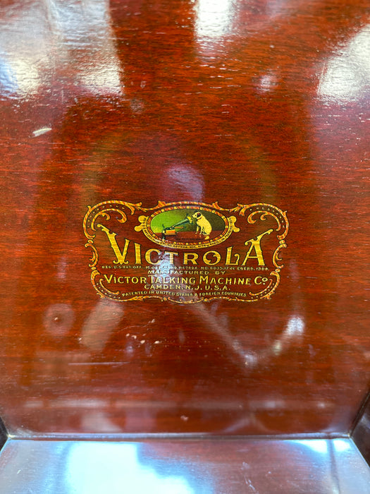 SMALL MAHOGANY RCA VICTROLA