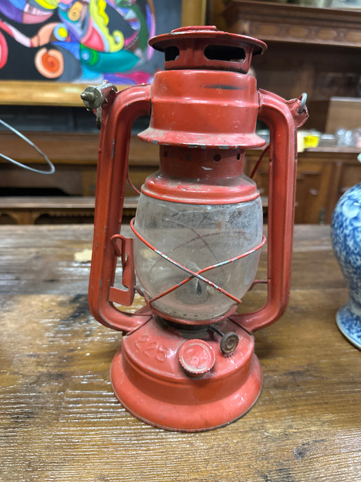 RED RAILROAD LANTERN