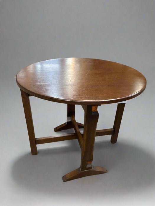 SMALL TILT TOP TABLE