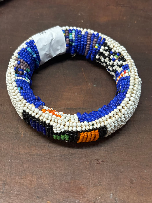 WHITE BEADED BRACELET