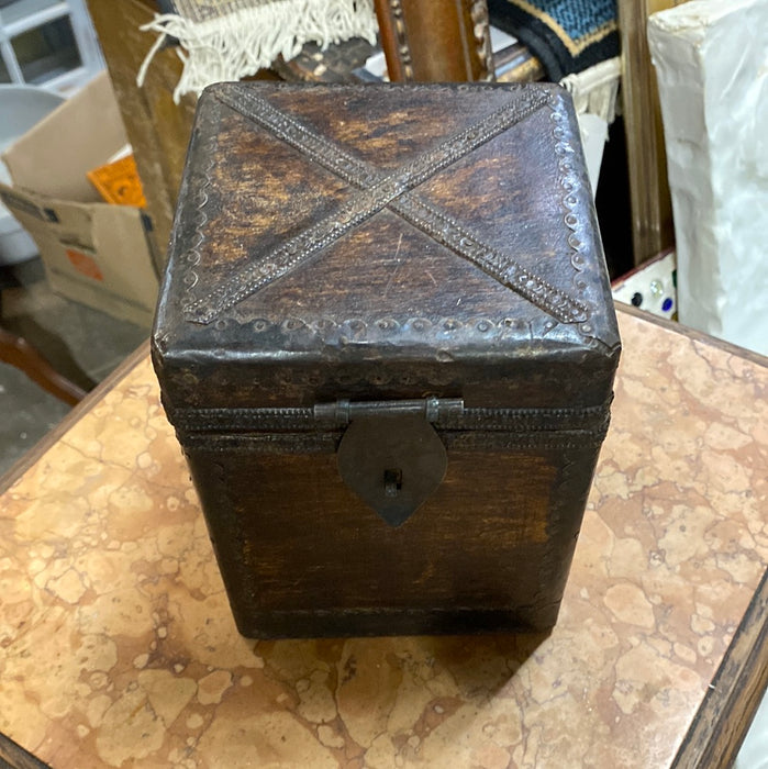 INDIAN SQAURE METAL CLAD BOX