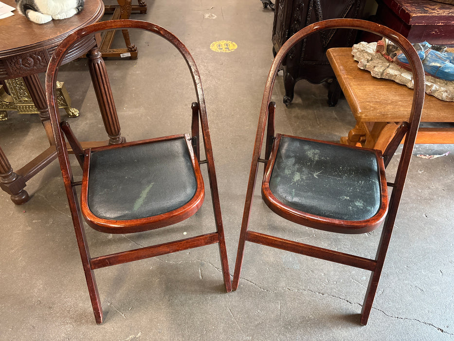 PAIR OF 1920'S STEAM BENT BEECH FOLDING CHAIRS