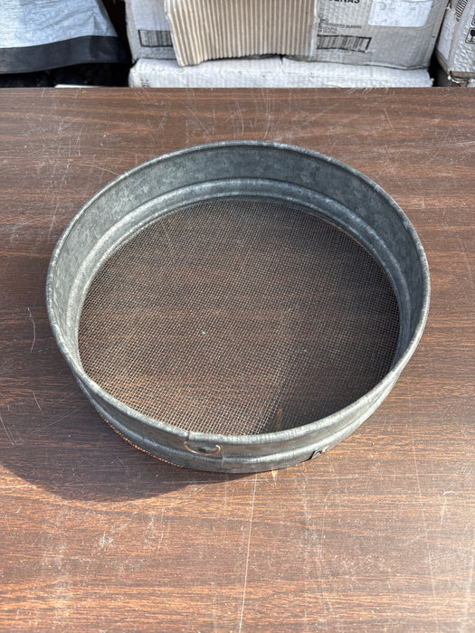 SIFTING TRAY