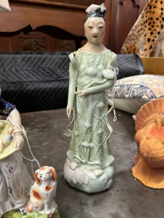 CHINESE PORCELAIN FIGURE OF LADY IN GREEN