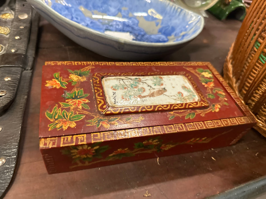 CHINESE BOX WITH PORCELAIN BIRD PLAQUE