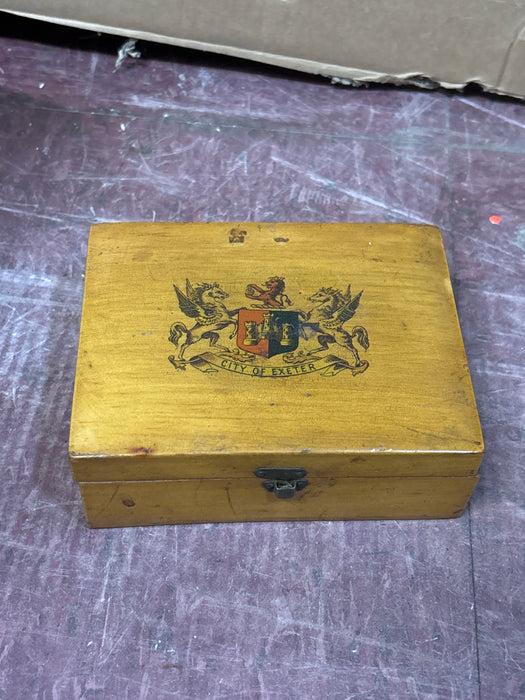 SMALL ENGLISH CREST MAPLE BOX