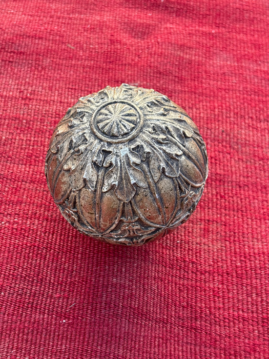 SILVER LEAFY DECOR BALL