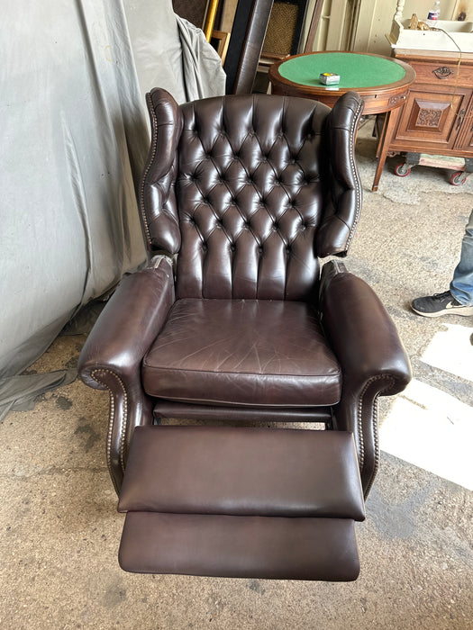 BLACK TUFTED LEATHER WING CHAIR