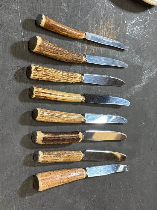 SET OF 38 ANTLER HANDLED CUTLERY WITH 13 FORKS, 15 SPOONS, 8 KNIVES, 1 MEAT FORK AND A CORKSCREW