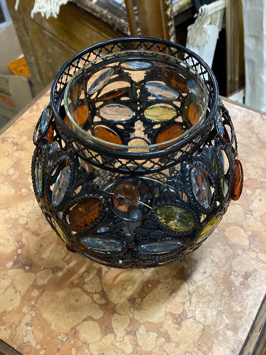 ROUND METAL OPEN VASE WITH FACETED JEWELS