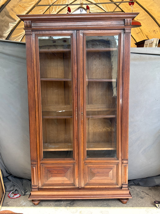 HENRI II WAVY GLASS WALNUT BOOKCASE