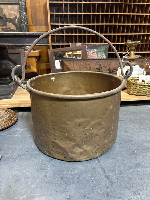 LARGE COPPER POT