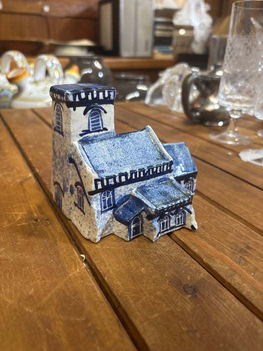 BLUE AND WHITE POTTERY HOUSE