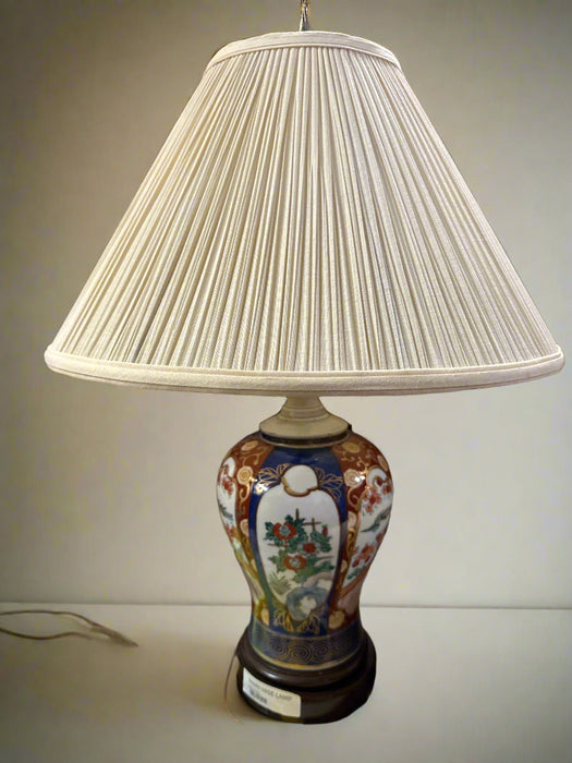 IMARI STYLE VASE LAMP