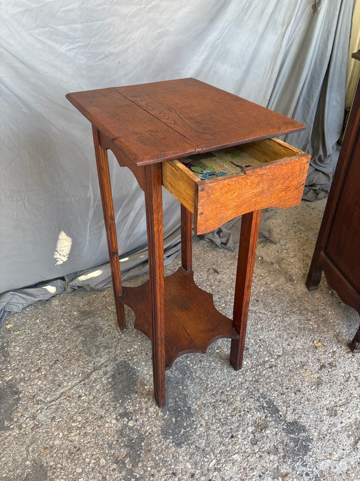 ARTS AND CRAFTS OAK SIDE TABLE WITH DRAWER