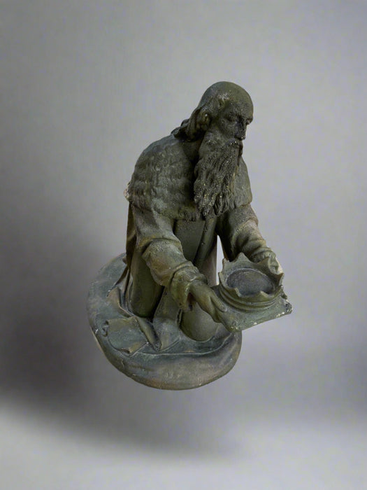 RESIN KNEELING FIGURE