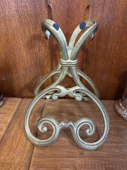 BRASS SCROLLY BASE