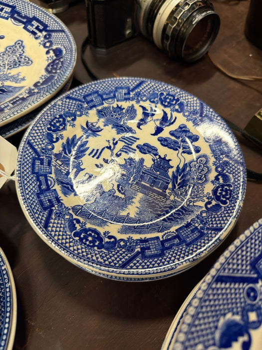 SET OF 5 BLUE WILLOW DESERT PLATES